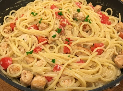 Easy Texas Chicken Spaghetti Recipe: Creamy, Cheesy & Flavorful